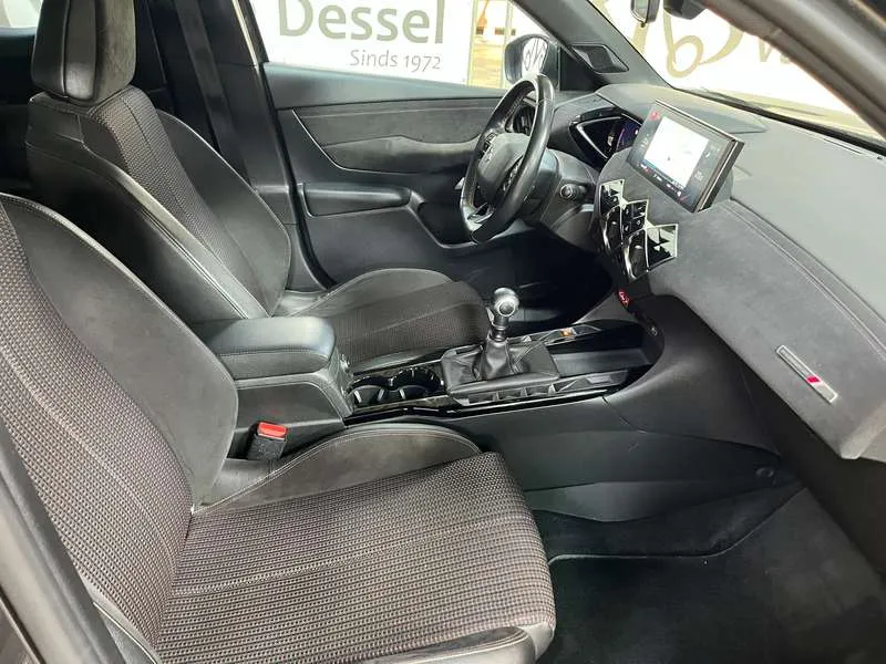DS Automobiles DS 3 Crossback DS3 Crossback PureTech 100 PERFORMANCE LINE Image 6